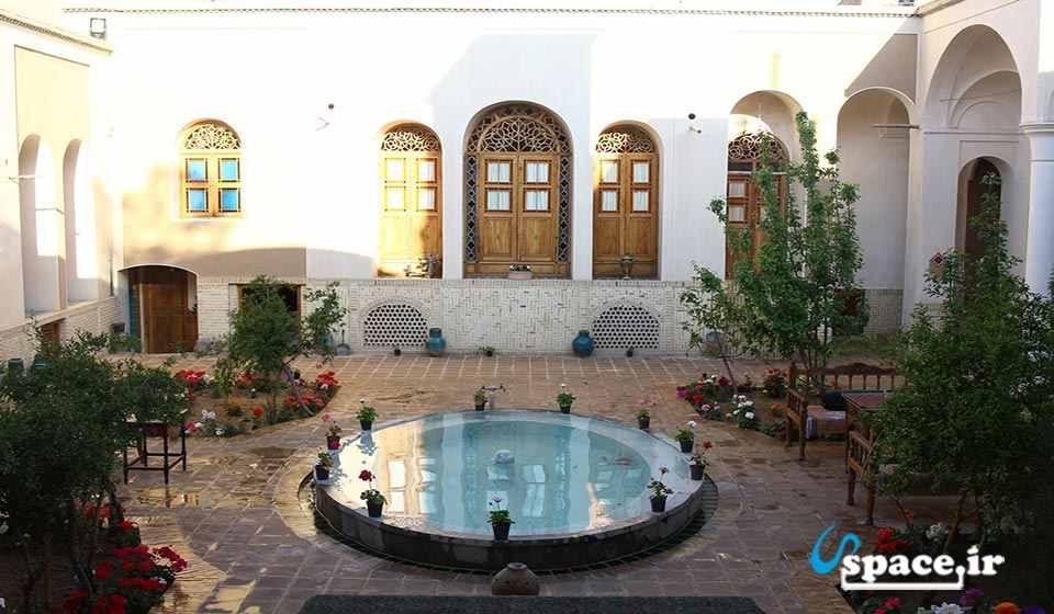 اقامتگاه سنتی خانه مرشدی -کاشان-استان اصفهان